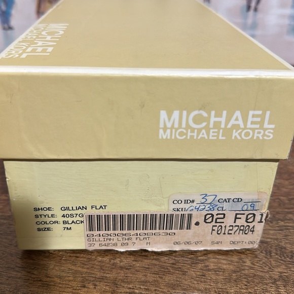 MICHAEL KORS GILLIAN BLACK SIZE 7 LEATHER FLAT NWB - Picture 10 of 10